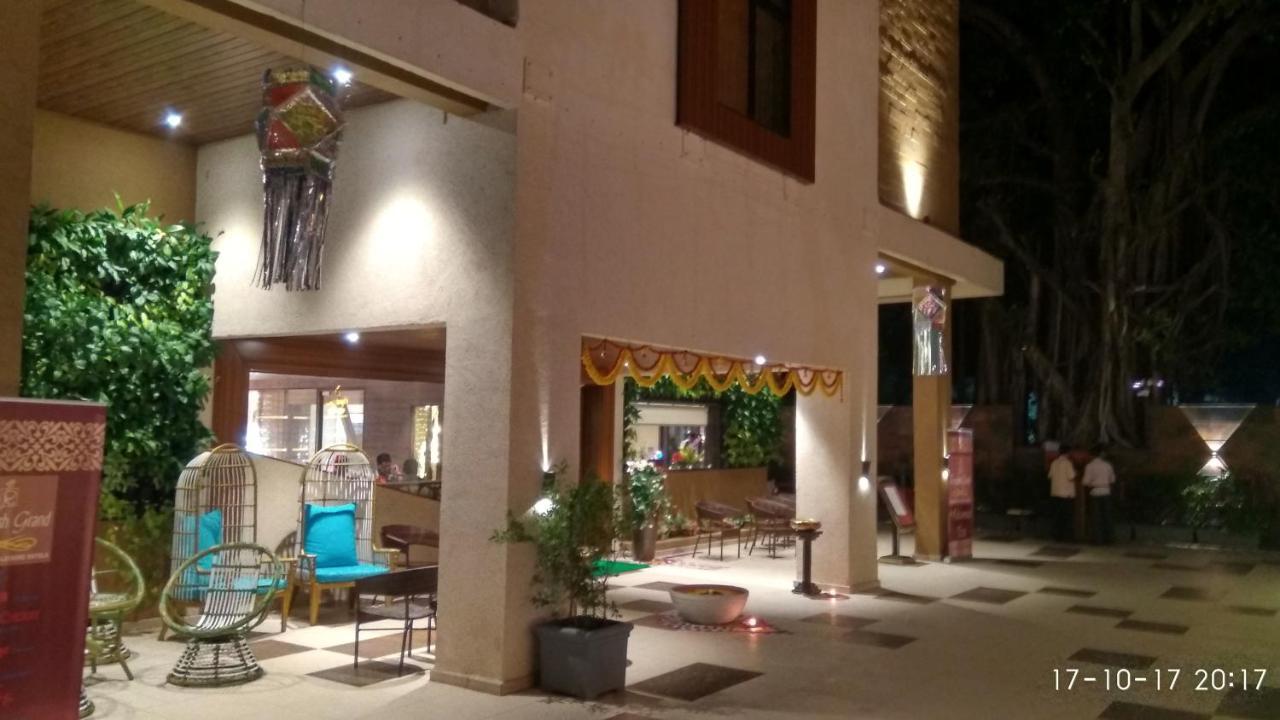Hotel Reyansh Grand Boisar Exterior photo